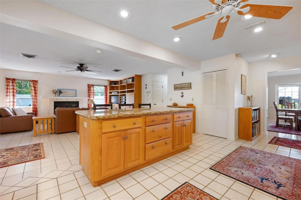 6964 Country Lakes Circle, Sarasota, FL 34243 Photo