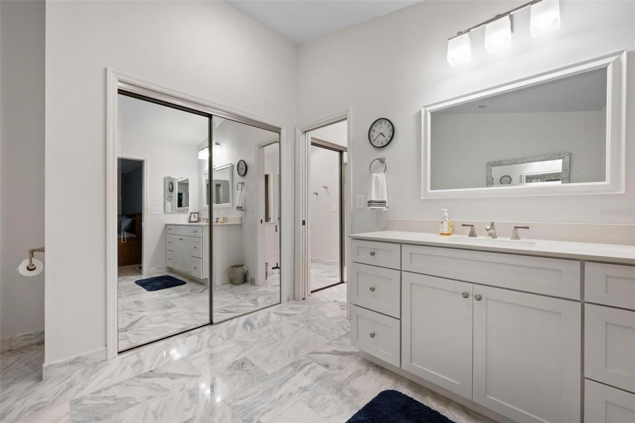 6964 Country Lakes Circle, Sarasota, FL 34243 Photo