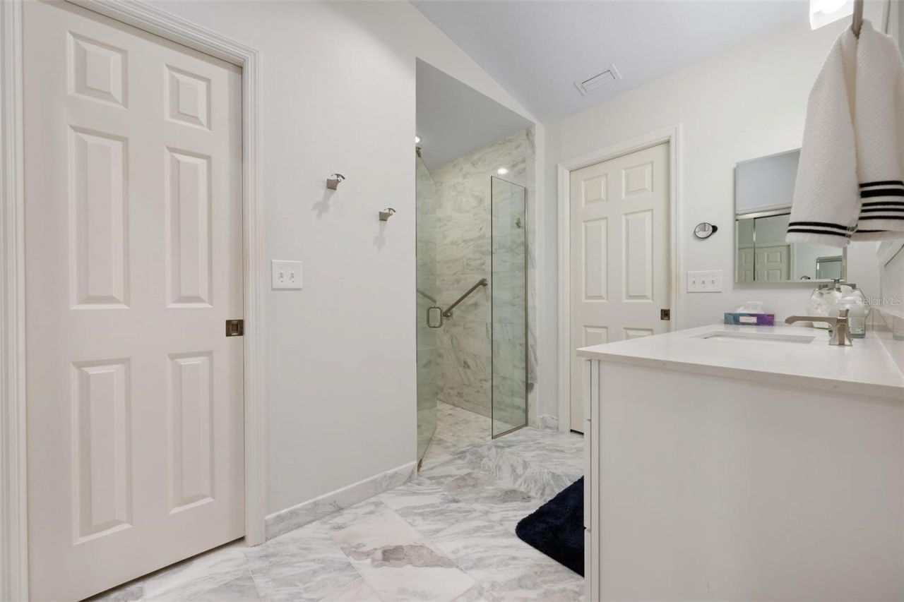 6964 Country Lakes Circle, Sarasota, FL 34243 Photo