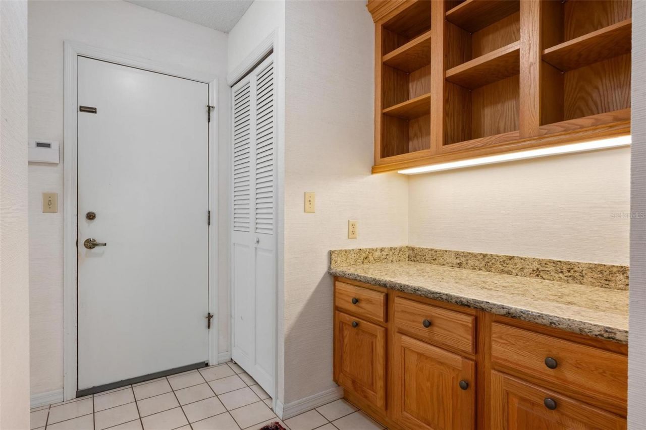 6964 Country Lakes Circle, Sarasota, FL 34243 Photo