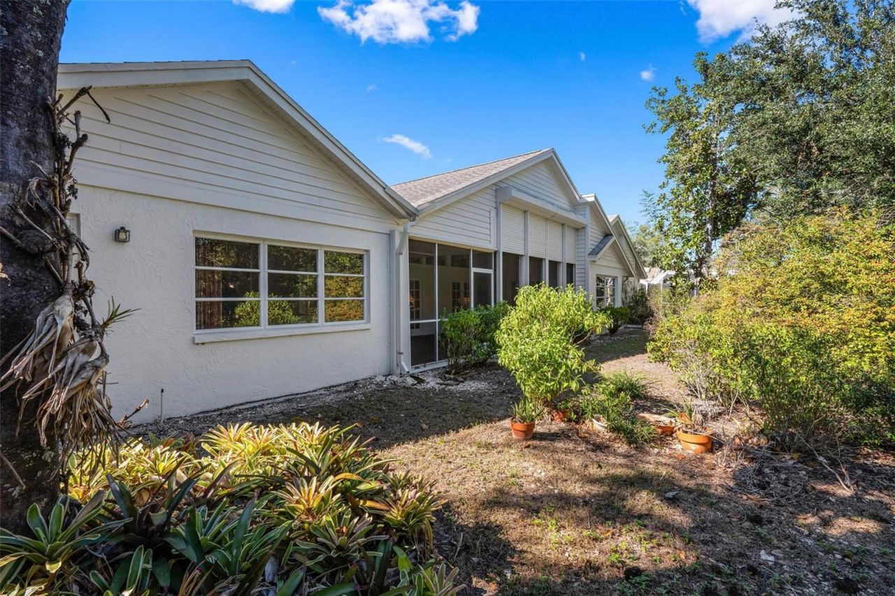 6964 Country Lakes Circle, Sarasota, FL 34243 Photo