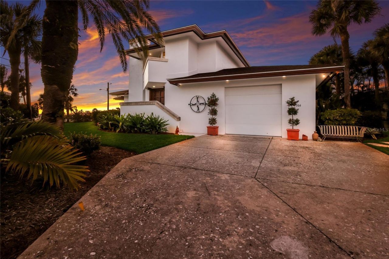 106 49th Street, Holmes Beach, FL 34217 Main Photo