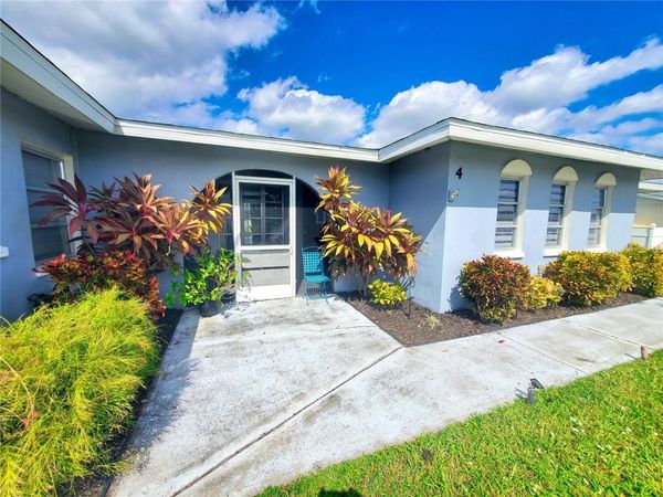 4 GOLFVIEW ROAD, ROTONDA WEST, FL 33947