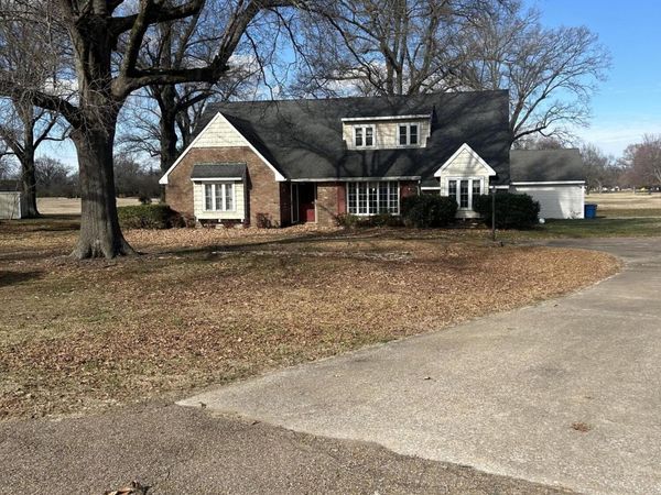141 Mcguire Cove, Clarksdale, MS 38614