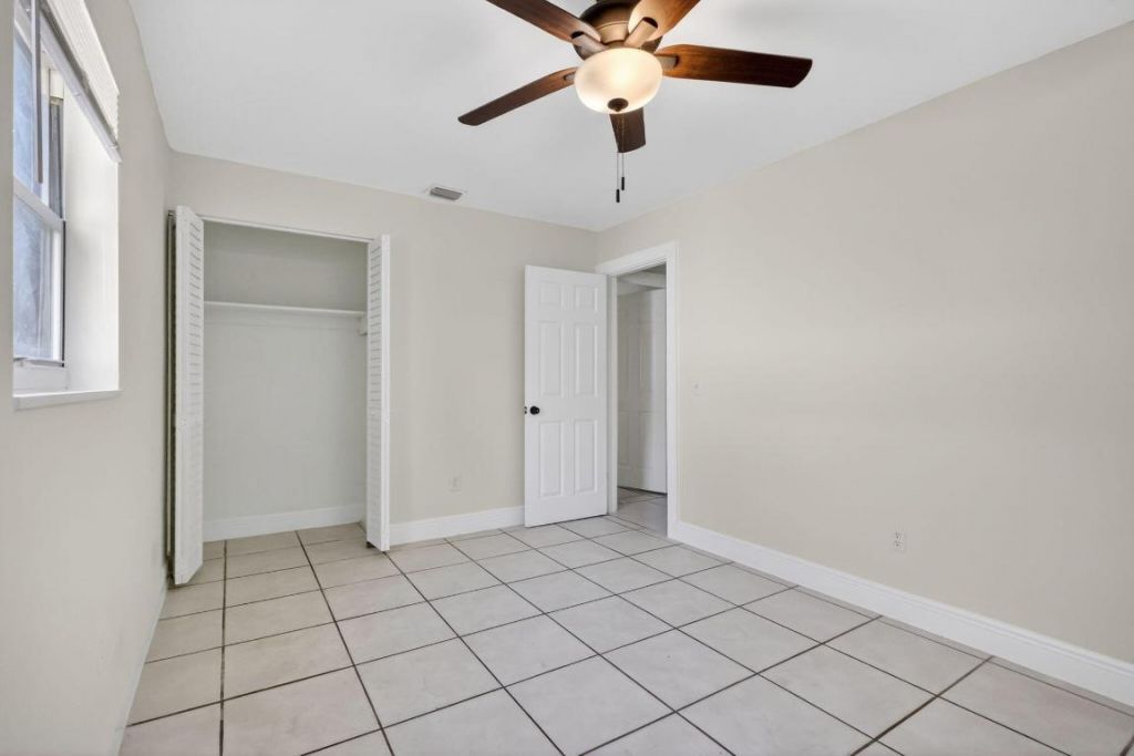 926 S 13th Avenue S, Lake Worth Beach, FL 33460 Photo