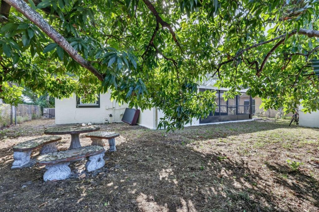 926 S 13th Avenue S, Lake Worth Beach, FL 33460 Photo