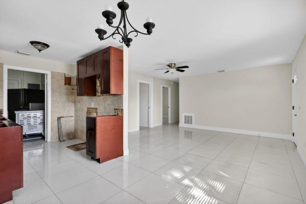 926 S 13th Avenue S, Lake Worth Beach, FL 33460 Photo