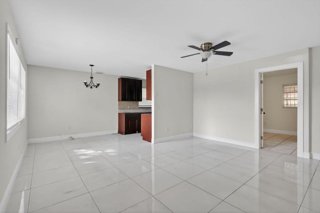 926 S 13th Avenue S, Lake Worth Beach, FL 33460 Photo