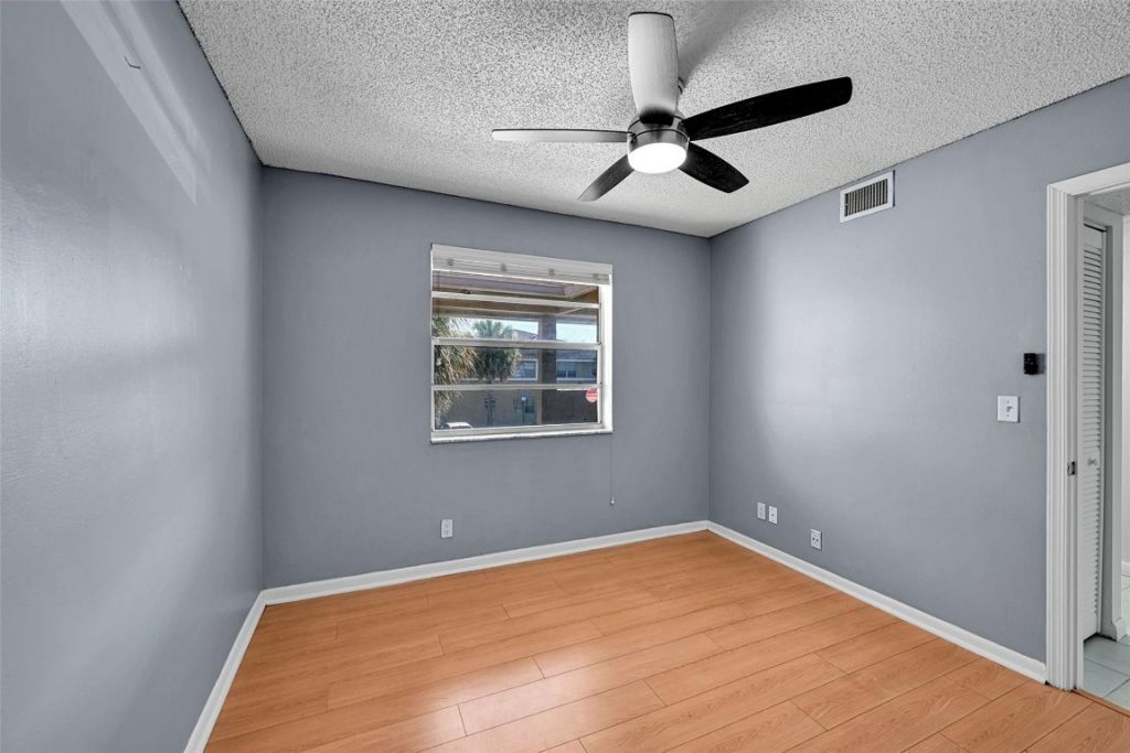 906 Twin Lakes Drive, Unit 8-J, Coral Springs, FL 33071 Photo