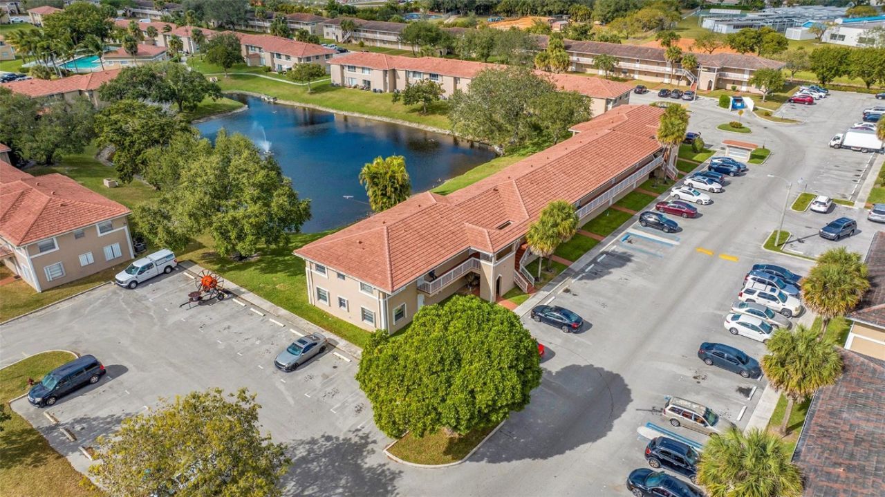 906 Twin Lakes Drive, Unit 8-J, Coral Springs, FL 33071 Photo