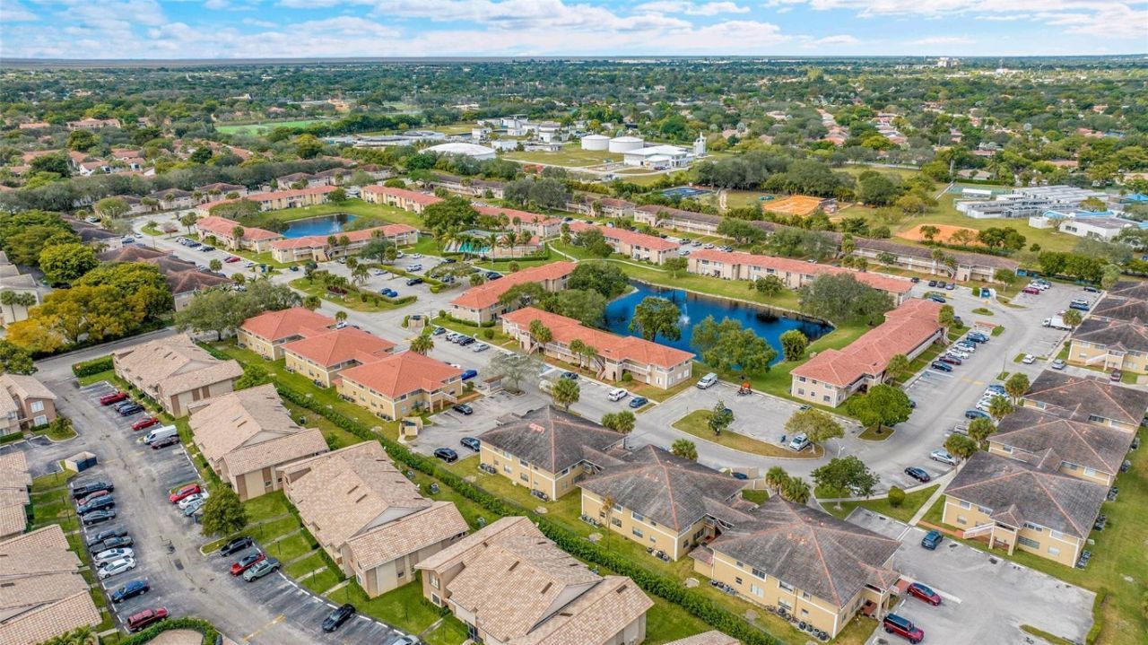 906 Twin Lakes Drive, Unit 8-J, Coral Springs, FL 33071 Photo