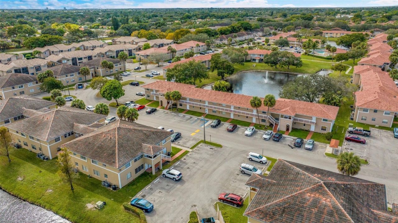 906 Twin Lakes Drive, Unit 8-J, Coral Springs, FL 33071 Photo