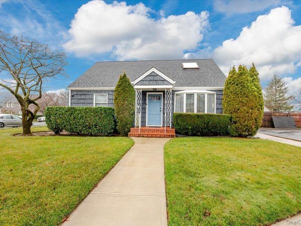 150 Park Avenue, Hicksville, NY 11801