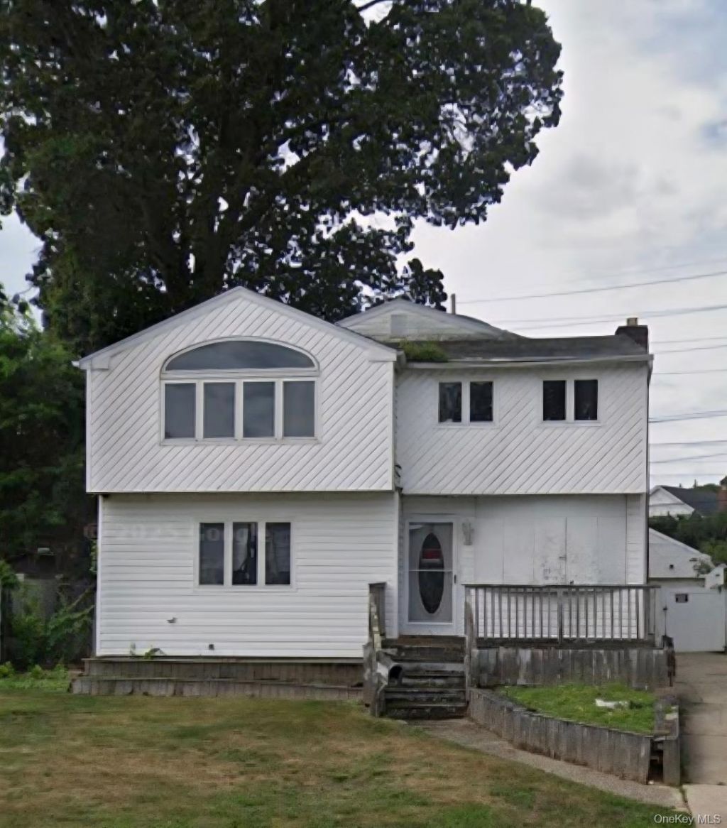 2434 Martin Avenue, Bellmore, NY 11710 Main Photo