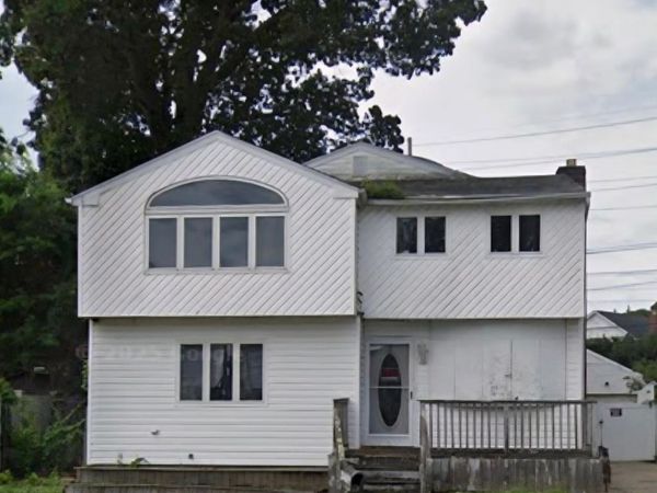 2434 Martin Avenue, Bellmore, NY 11710
