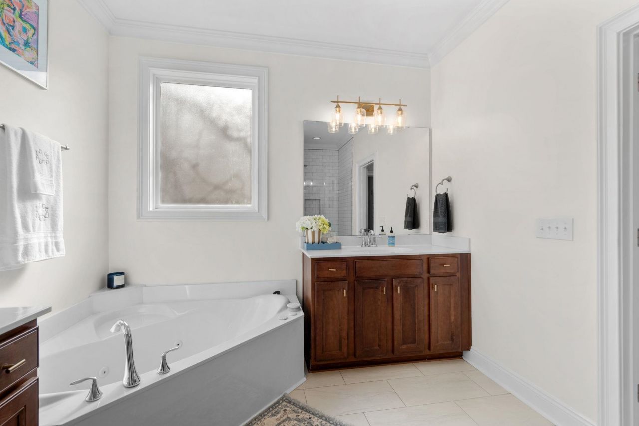 54 Summerlight Dr. Photo 26