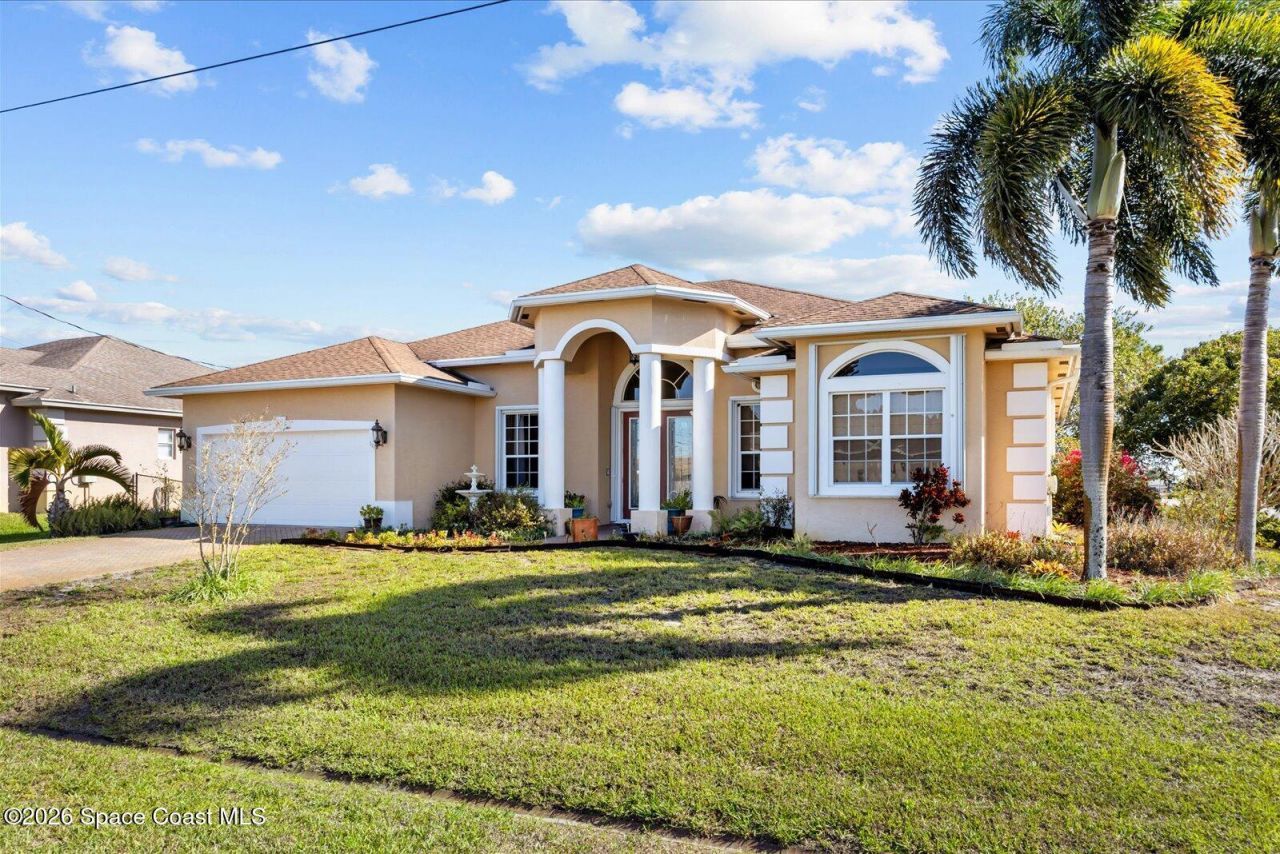 111 SW Ladybug Drive, Port Saint Lucie, FL 34953 Photo