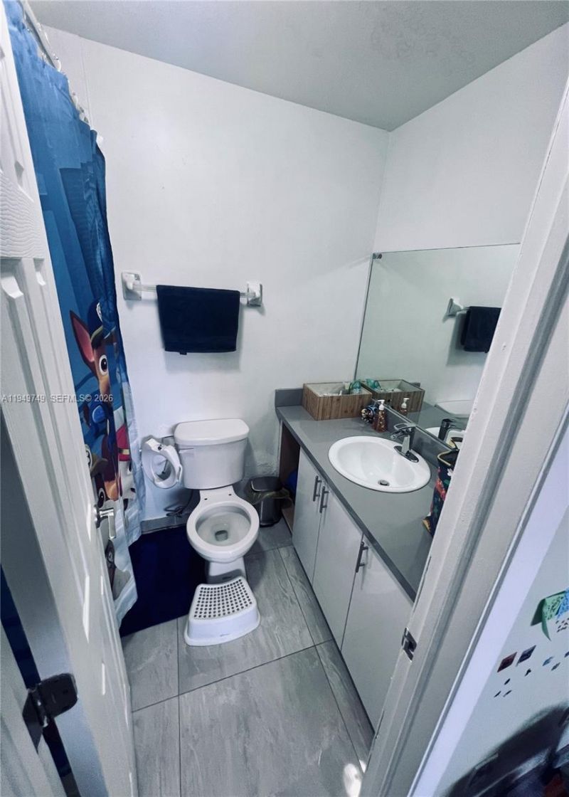 8851 NW 119th St, Unit 5221, Hialeah Gardens, FL 33018 Photo