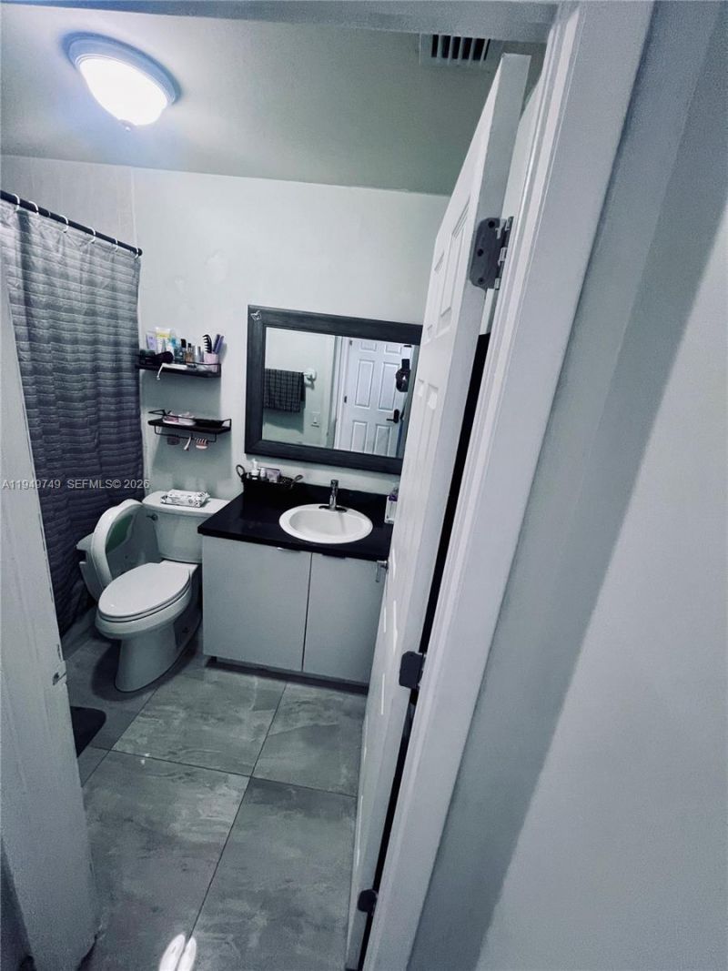 8851 NW 119th St, Unit 5221, Hialeah Gardens, FL 33018 Photo