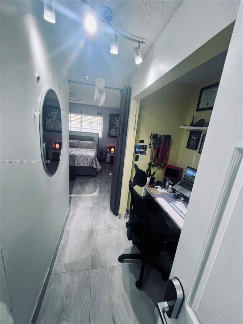 8851 NW 119th St, Unit 5221, Hialeah Gardens, FL 33018 Photo