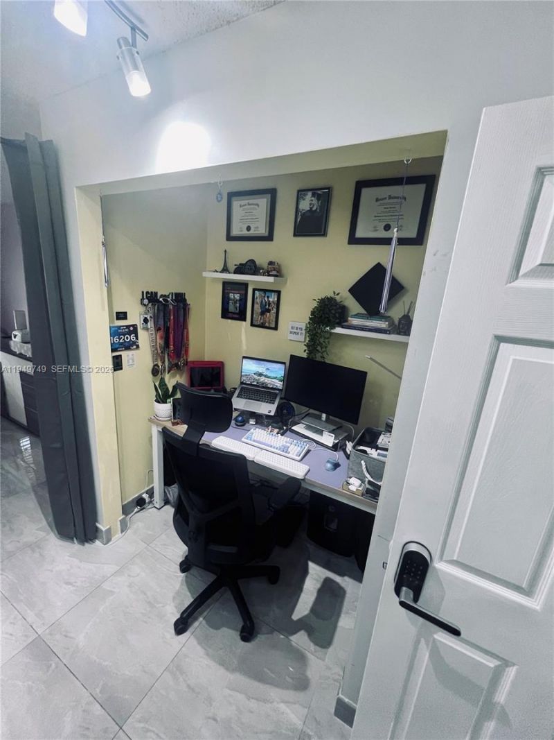 8851 NW 119th St, Unit 5221, Hialeah Gardens, FL 33018 Photo