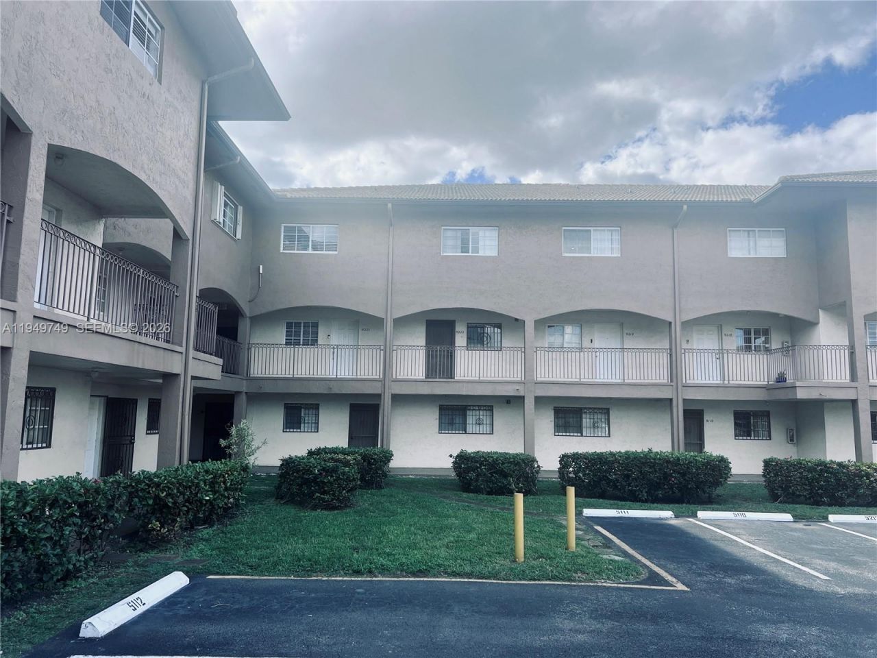 8851 NW 119th St, Unit 5221, Hialeah Gardens, FL 33018 Photo