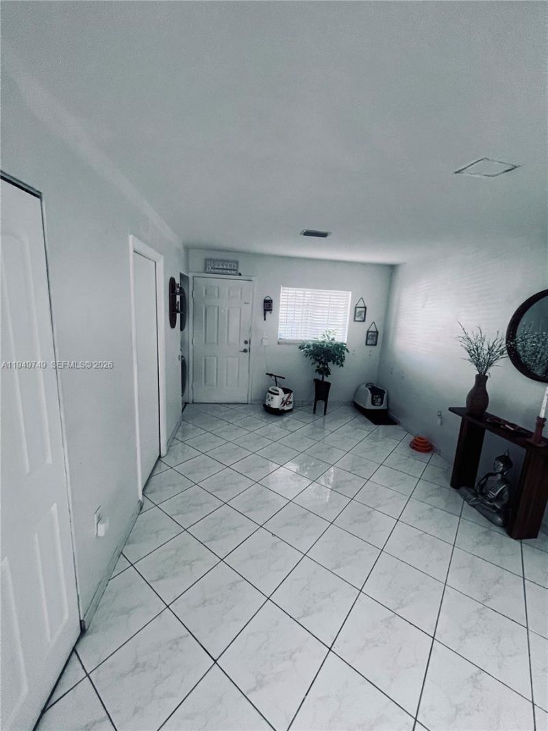 8851 NW 119th St, Unit 5221, Hialeah Gardens, FL 33018 Photo