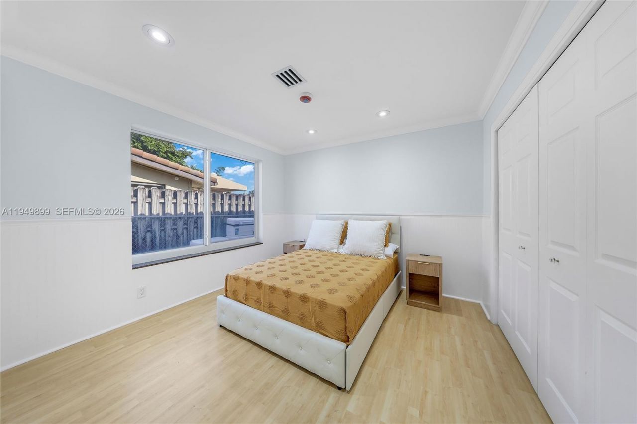 800 SE 3rd Ter , Pompano Beach, FL 33060 Photo