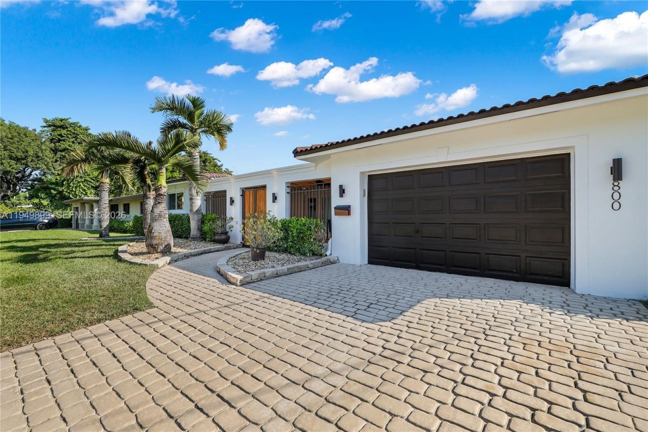 800 SE 3rd Ter , Pompano Beach, FL 33060 Photo