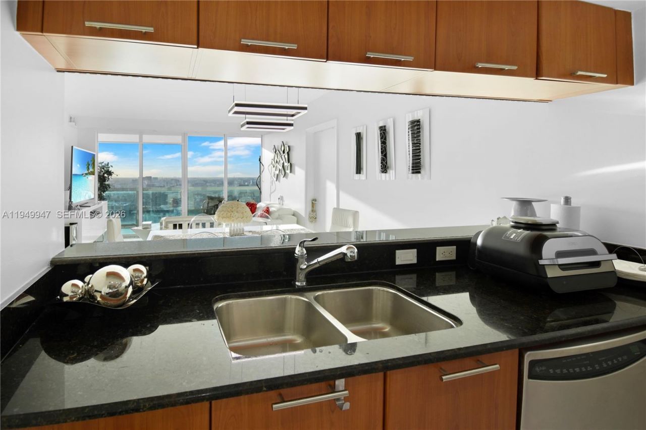 1800 N Bayshore Dr, Unit 3410, Miami, FL 33132 Photo