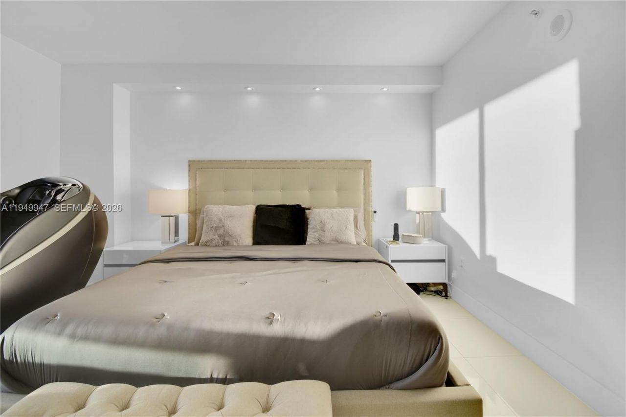 1800 N Bayshore Dr, Unit 3410, Miami, FL 33132 Photo