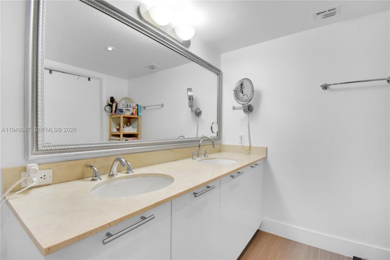 1800 N Bayshore Dr, Unit 3410, Miami, FL 33132 Photo