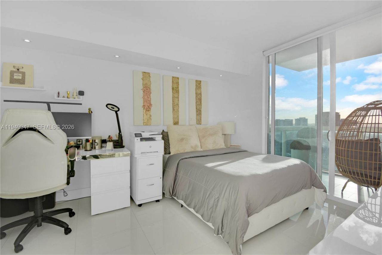 1800 N Bayshore Dr, Unit 3410, Miami, FL 33132 Photo
