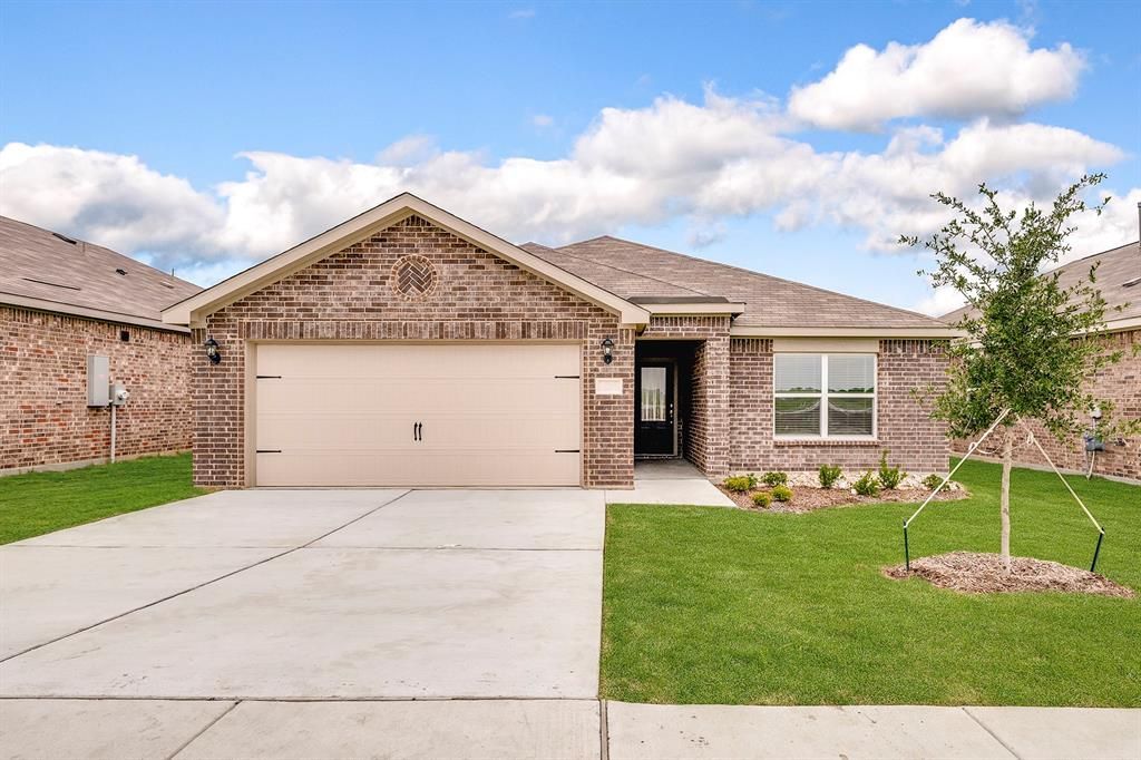 204 Julian Davis Drive, Venus, TX 76084 Main Photo