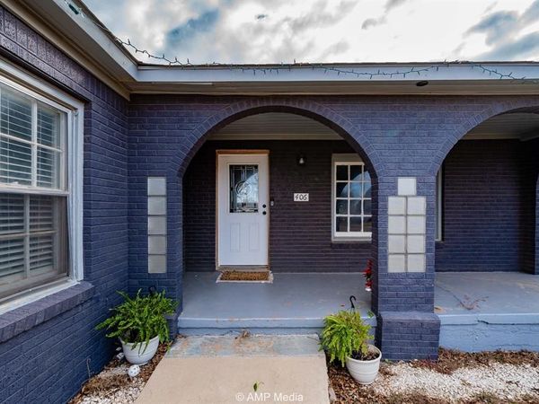 406 N Swenson Street, Stamford, TX 79553