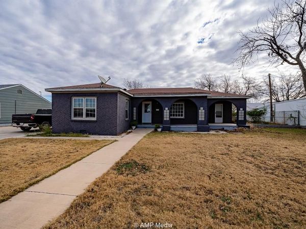 406 N Swenson Street , Stamford, TX 79553