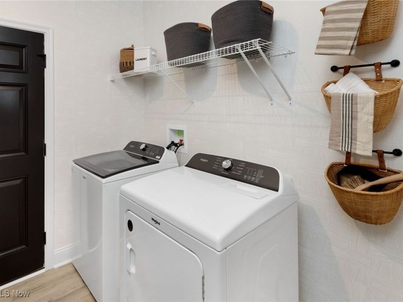 827 Colesbourne Circle, Uniontown, OH 44685 Photo 26