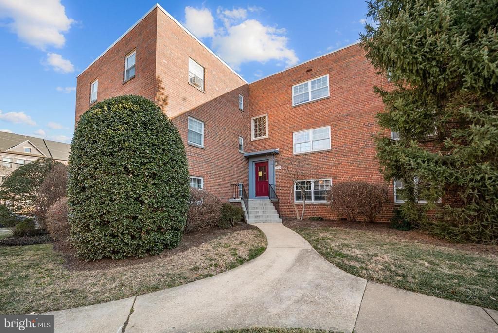 5310 8th Road S, Unit 8, Arlington, VA 22204 Main Photo