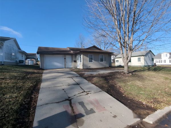 611 Washington Street, Victor, IA 52347