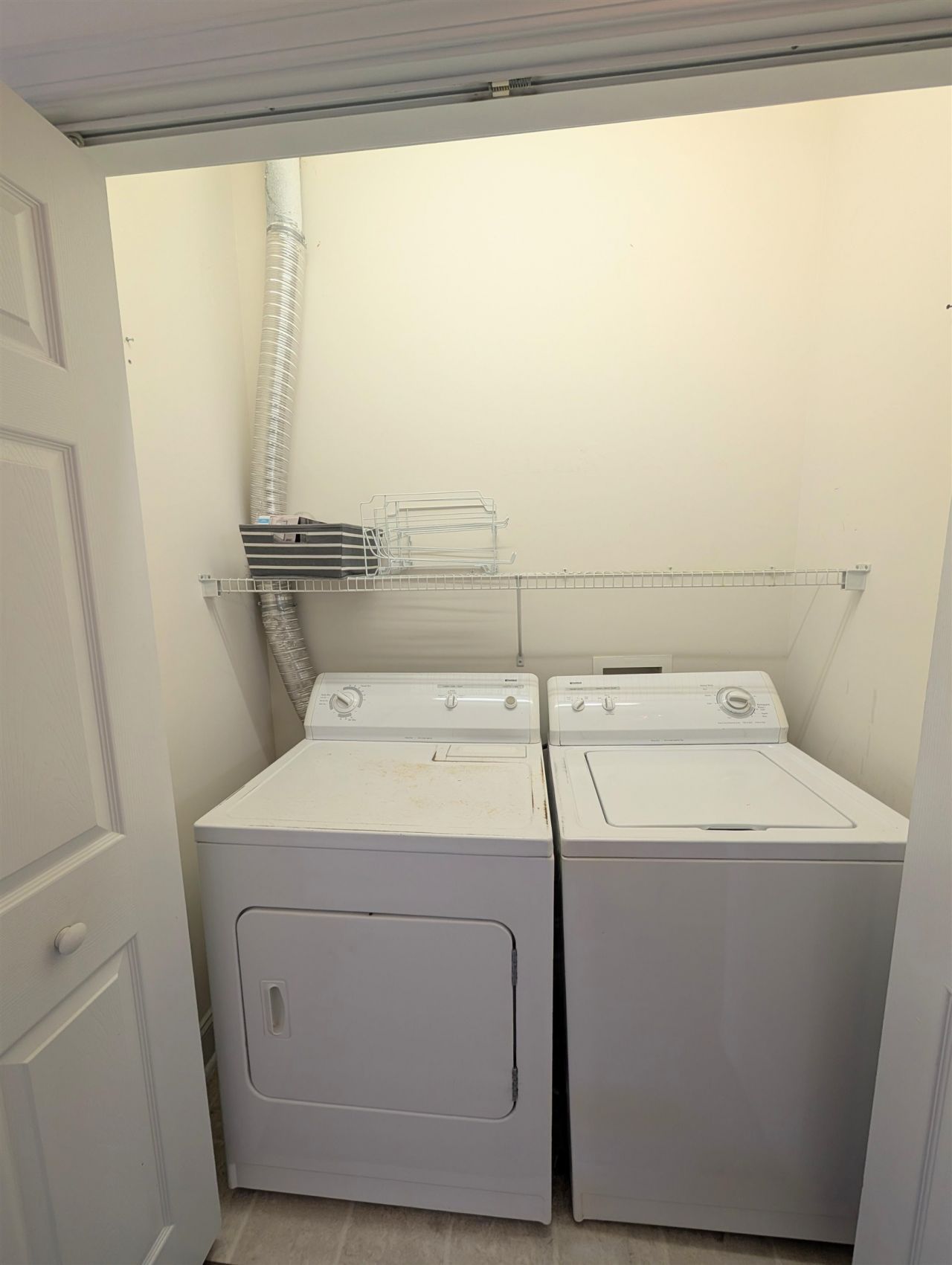 1100 Commons Blvd. Photo 10