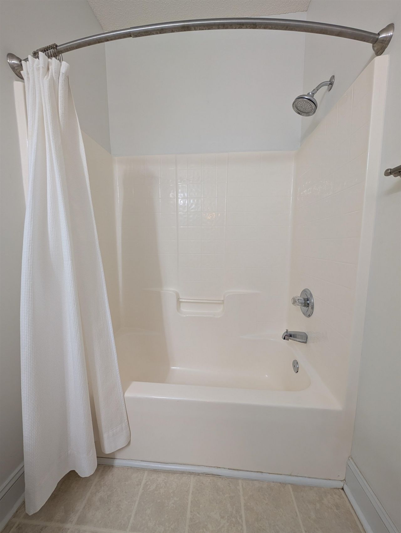 1100 Commons Blvd. Photo 15