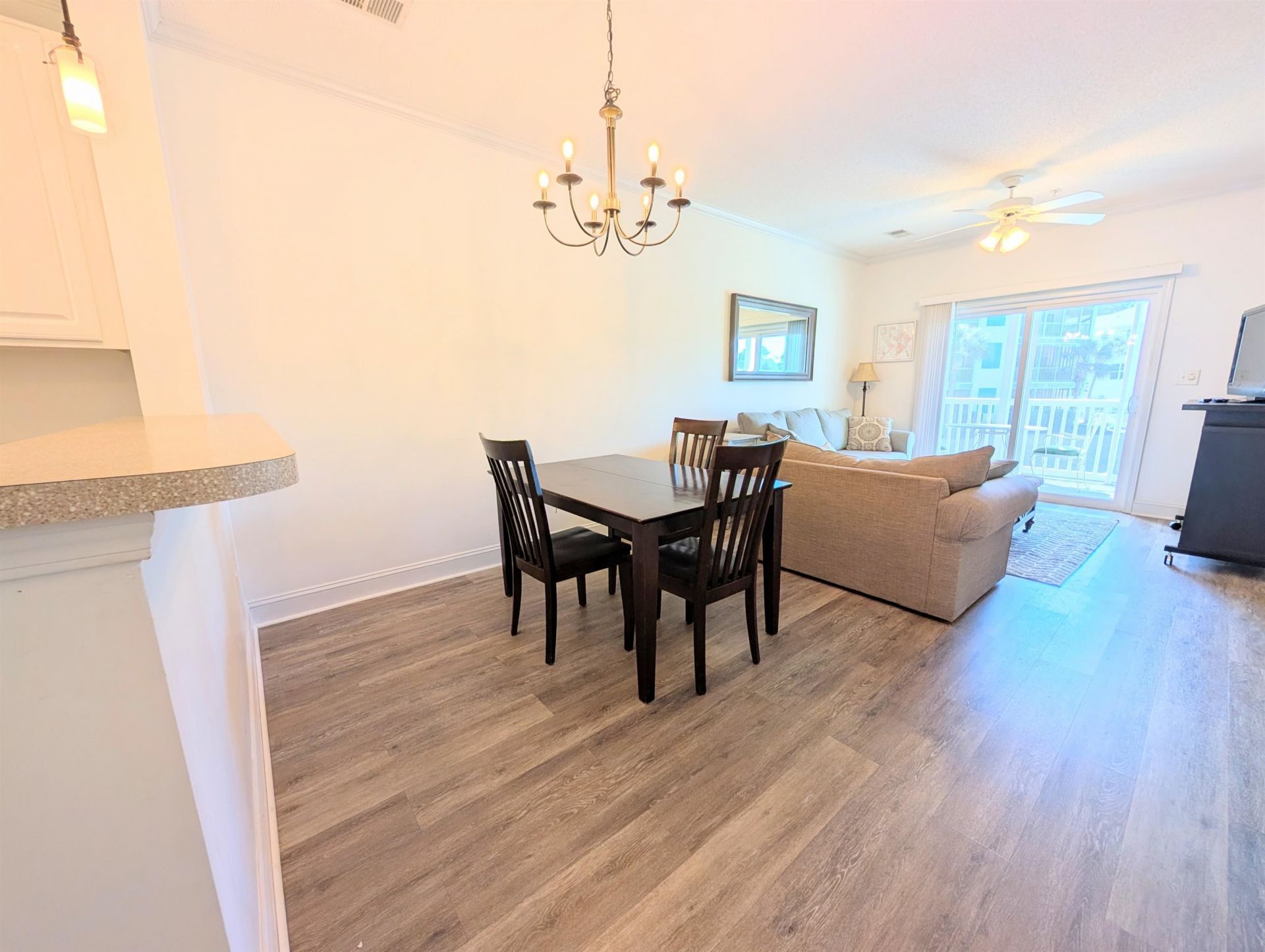 1100 Commons Blvd. Photo 17