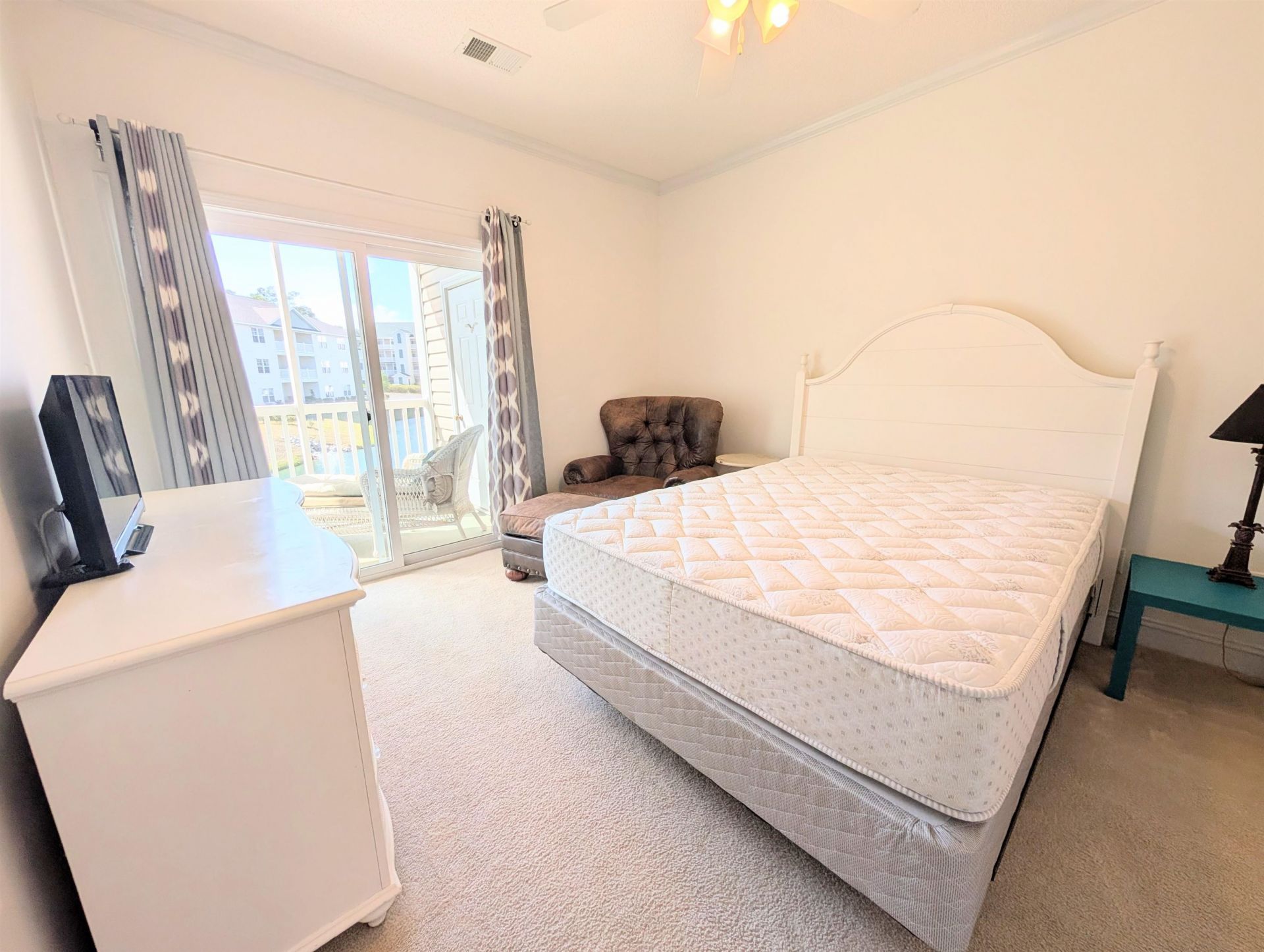 1100 Commons Blvd. Photo 21