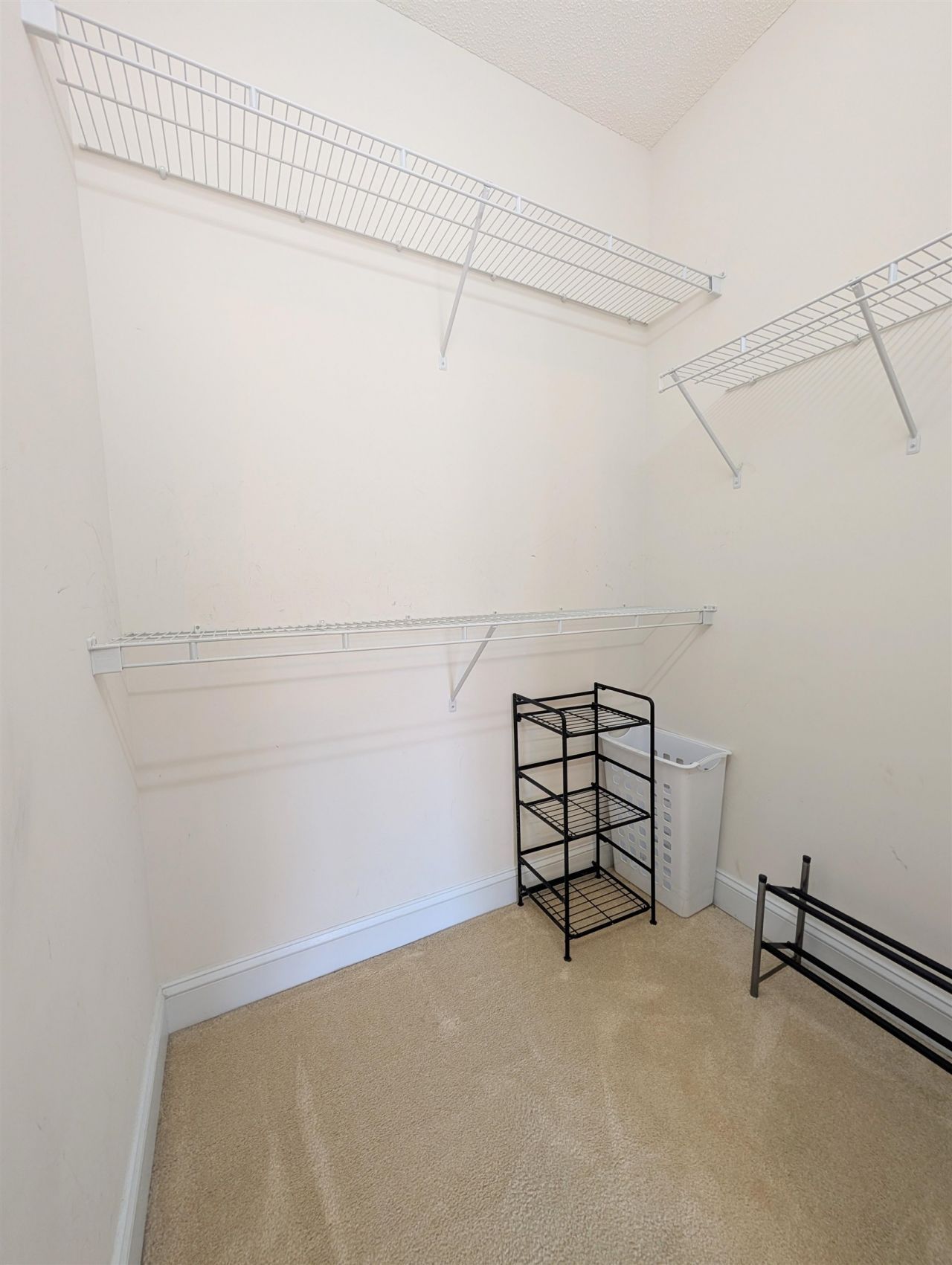 1100 Commons Blvd. Photo 23