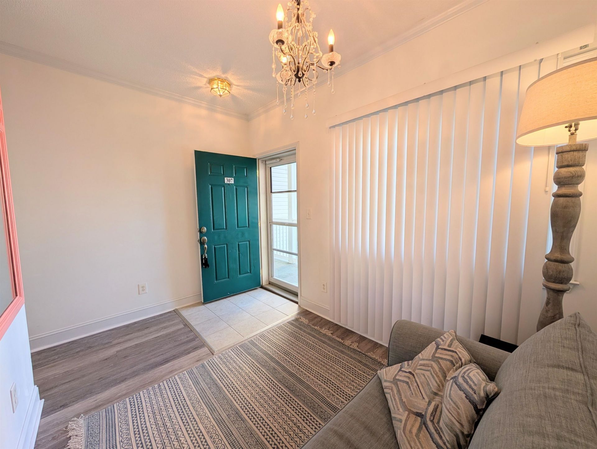 1100 Commons Blvd. Photo 6