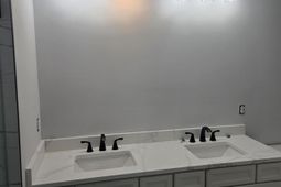 1007 Perrin Dr. photo 4