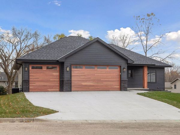 1239 Bellflower Lane, Owatonna, MN 55060