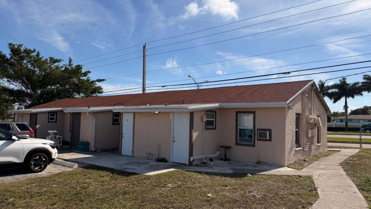 752 Martin Luther King Boulevard, Unit 1-5, Riviera Beach, FL 33404 Photo