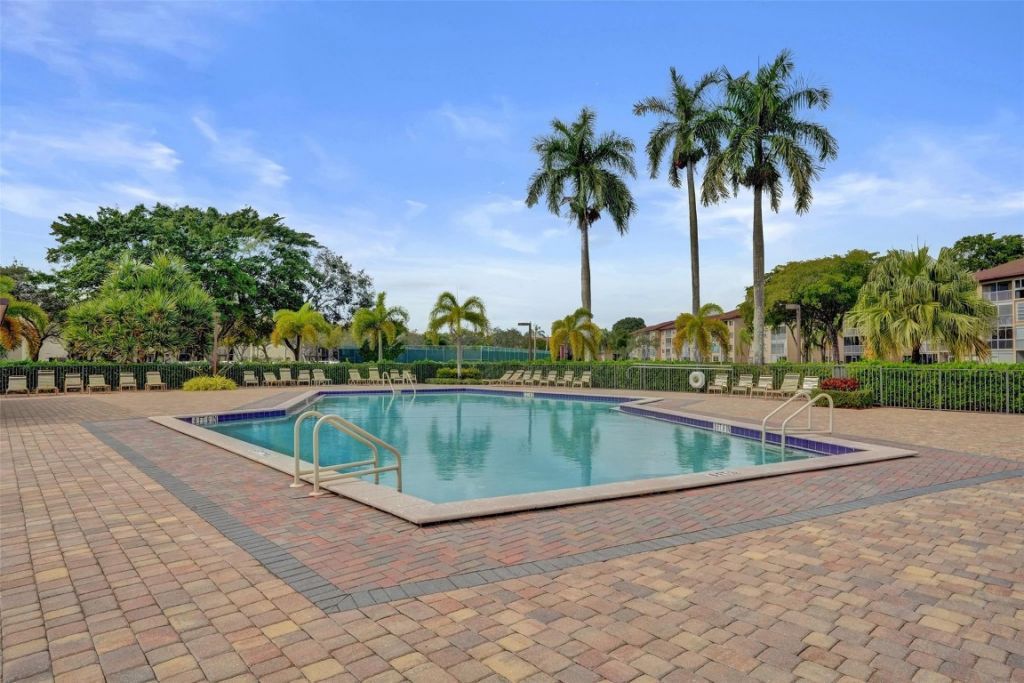 12900 SW 7th Ct, Unit 212B, Pembroke Pines, FL 33027 Photo