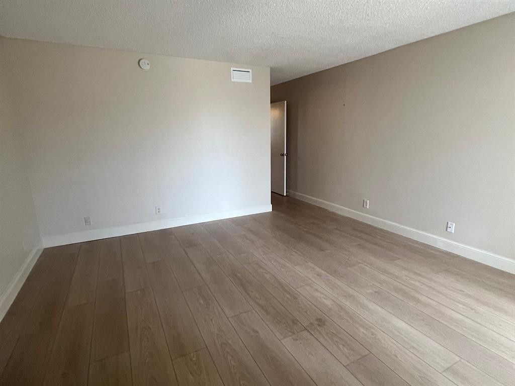 370 NW 76th Ave, Unit 202, Margate, FL 33063 Photo